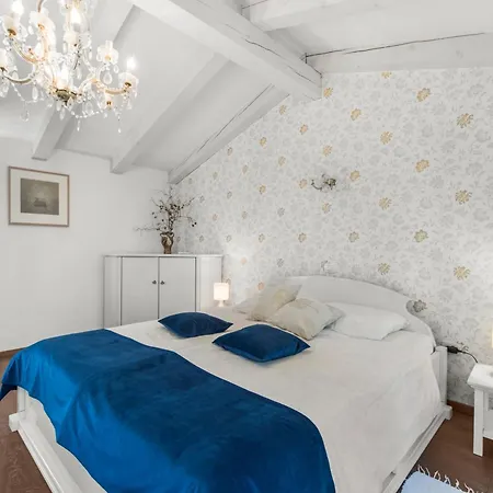 Casa Vito - Rustic Charm Zuzici