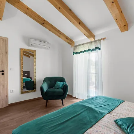 Villa Casa Vito - Rustic Charm Žužići