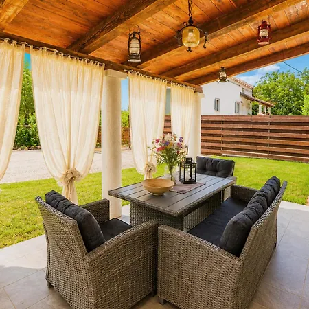 Casa Vito - Rustic Charm * Zuzici