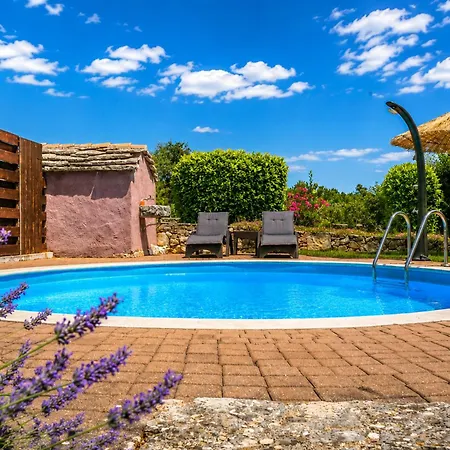 Villa Casa Vito - Rustic Charm Zuzici